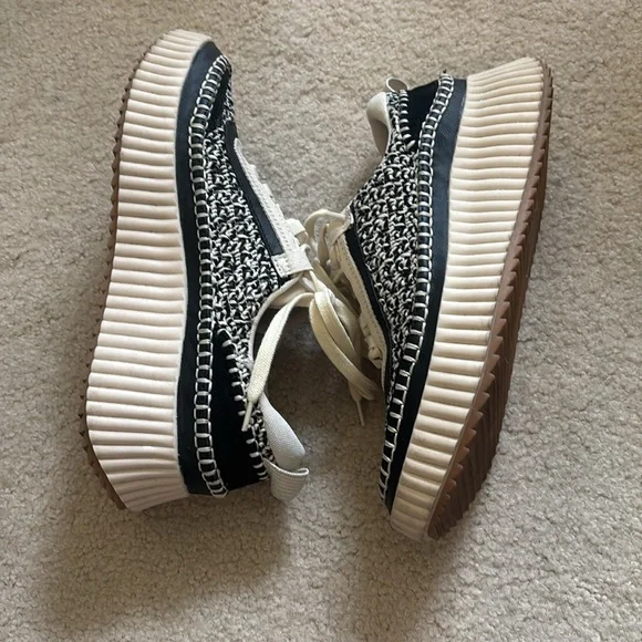 DOLCE VITA | Nicona Black & White sneakers, size 9.5 - Picture 3 of 4